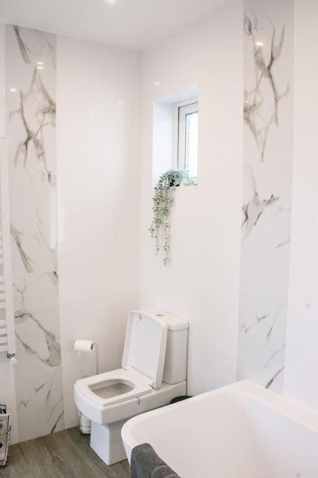 Stylish Retreat In Leigh-On-Sea Apartment Southend-on-Sea Exterior photo